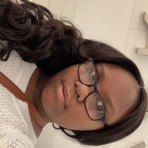 Meet your Posher, Dyonne